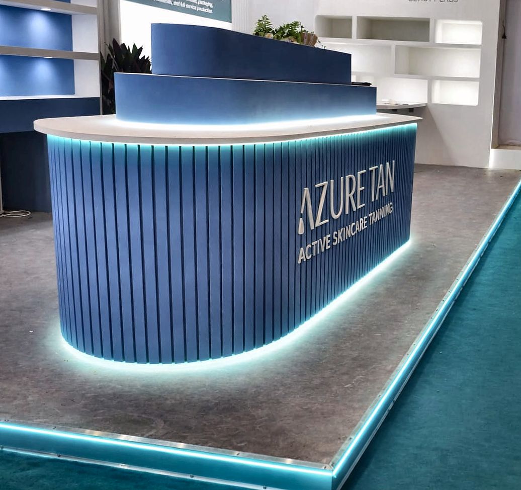 Lada recepcyjna na stoisku Azure Tan — Cosmoprof, Bolonia