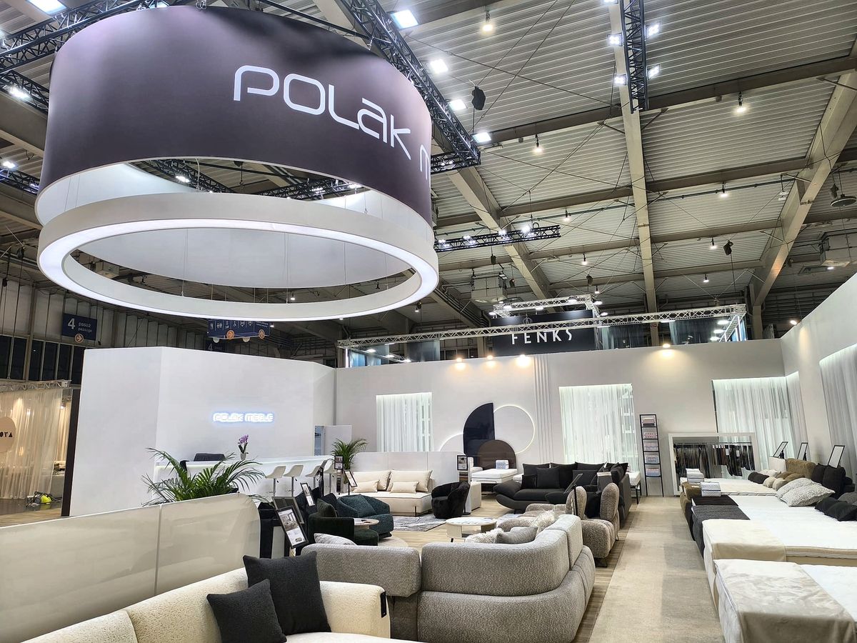 Stoisko Polak Meble — widok pełnej ekspozycji